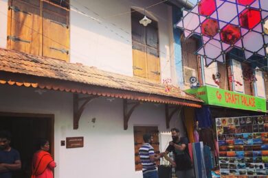 Celebrating the Holiday Season !Synagogue Lane, Jew Street, Mattancherry. ~#livingmuseum #absale