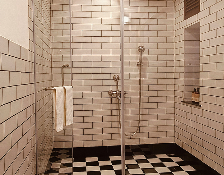 ab-salem-family-twin-room-bathroom-image-1 ab-salem-family-twin-room-bathroom-image-1