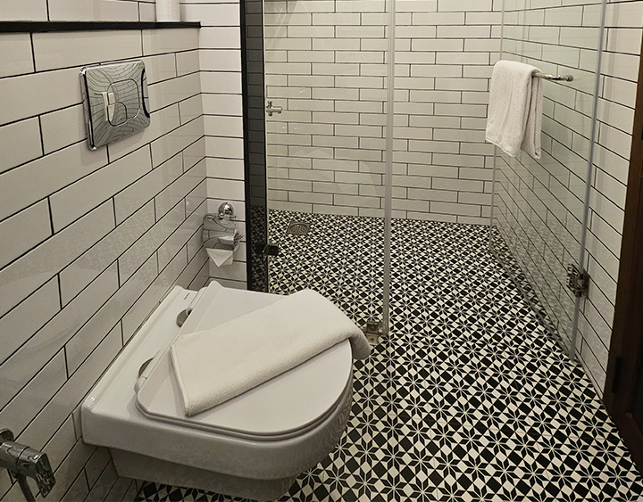 synagogue-bathroom-image-2 synagogue-bathroom-image-2